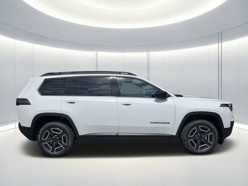 New 2026 Jeep Cherokee Laredo AWD/4WD image 3