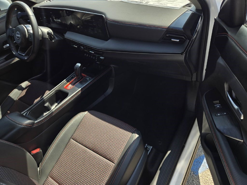 Certified 2025 Nissan Kicks SR AWD/4WD image 7