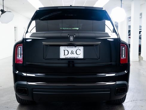 Used 2020 Rolls-Royce Cullinan Black Badge image 5