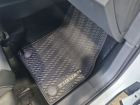 New 2026 Volkswagen Tiguan SE R-Line image 14