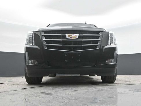 Used 2019 Cadillac Escalade ESV Premium Luxury w/ Escalade Sport Edition AWD/4WD image 50