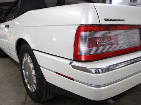 Used 1993 Cadillac Allante FWD image 13