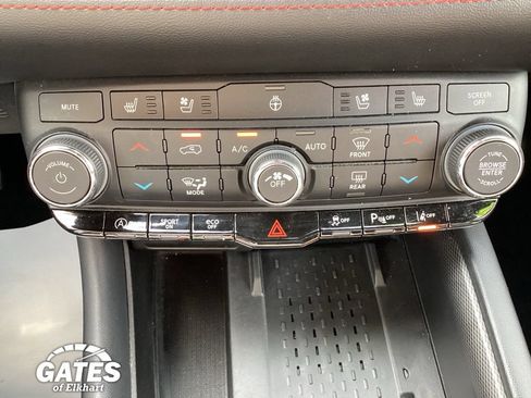 Used 2025 Dodge Durango GT AWD/4WD image 30
