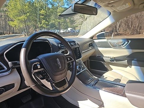 Used 2018 Lincoln Continental Select w/ Continental Climate Package image 9