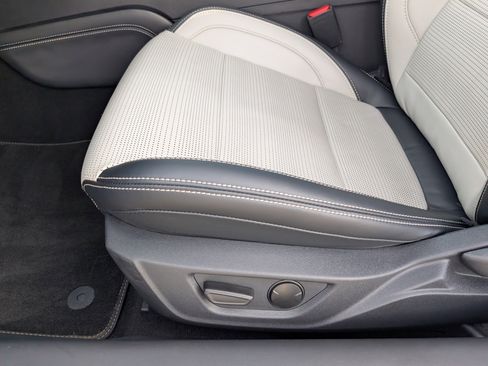 Used 2024 Ford Mustang GT Premium image 9