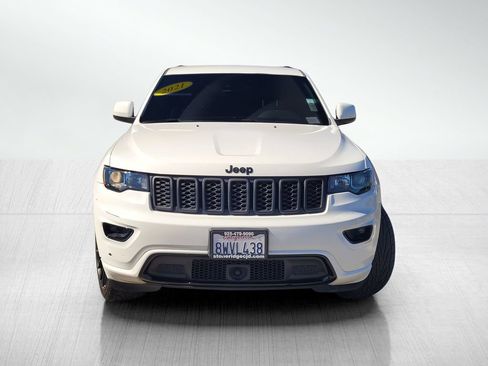 Used 2021 Jeep Grand Cherokee Laredo X AWD/4WD image 2