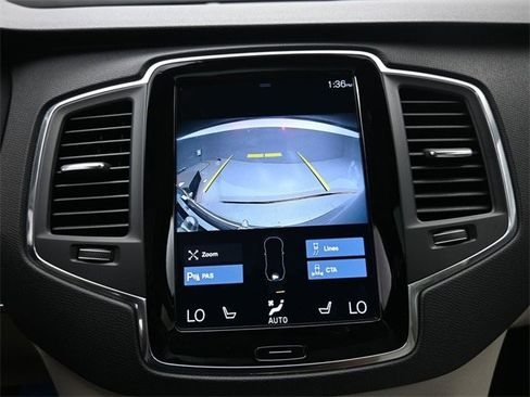 Used 2021 Volvo XC90 T5 Momentum w/ Climate Package image 12