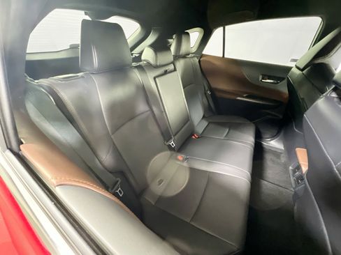 Used 2024 Toyota Venza Limited image 25