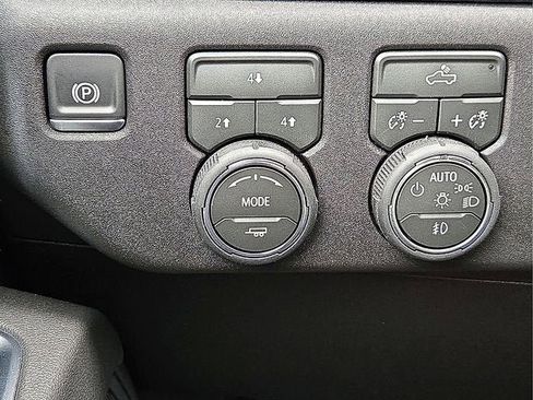 New 2026 Chevrolet Silverado 3500 LT w/ Convenience Package image 18