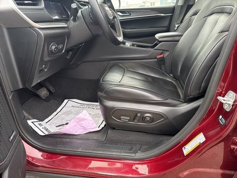 Used 2022 Jeep Grand Cherokee Limited image 10