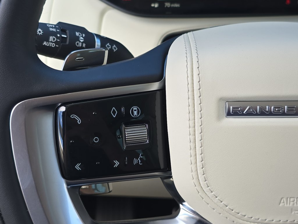 Certified 2025 Land Rover Range Rover SE AWD/4WD image 18