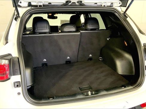 Used 2025 Jeep Compass Limited image 4