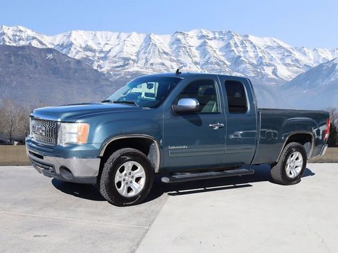 Used 2011 GMC Sierra 1500 SLE image 2