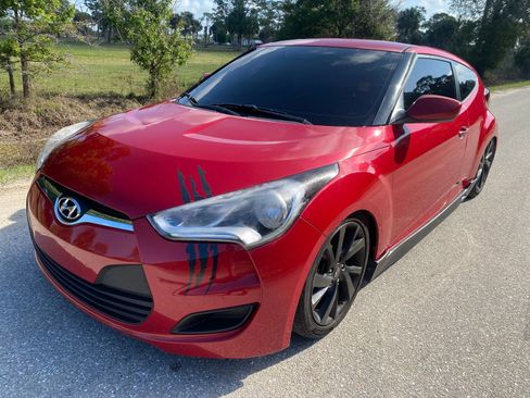 Used 2016 Hyundai Veloster FWD image 1