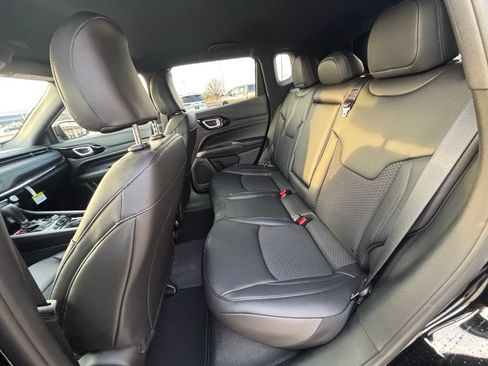 New 2026 Jeep Compass Latitude AWD/4WD image 8