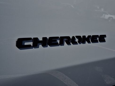 New 2026 Jeep Cherokee Overland image 19