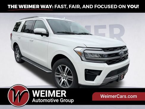 Used 2023 Ford Expedition XLT AWD/4WD image 3