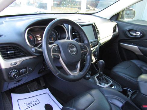 Used 2018 Jeep Cherokee Limited w/ High Altitude Package image 10