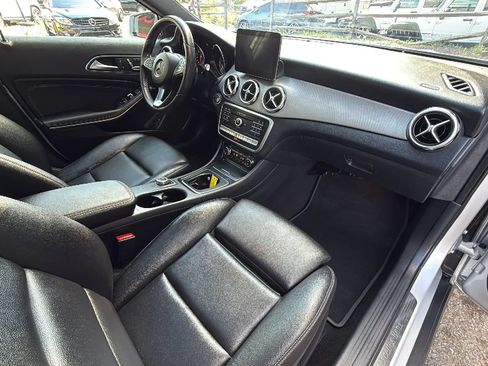 Used 2018 Mercedes-Benz GLA 250 4MATIC image 27