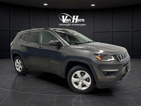 Used 2018 Jeep Compass Latitude w/ Popular Equipment Group AWD/4WD image 1
