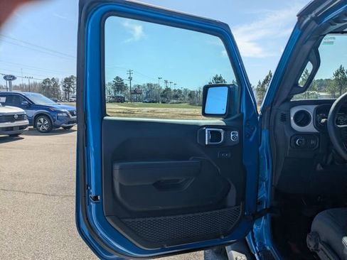 Used 2024 Jeep Wrangler Sport S image 11