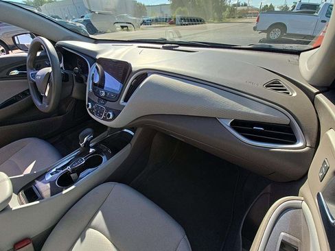 Used 2025 Chevrolet Malibu LT image 7