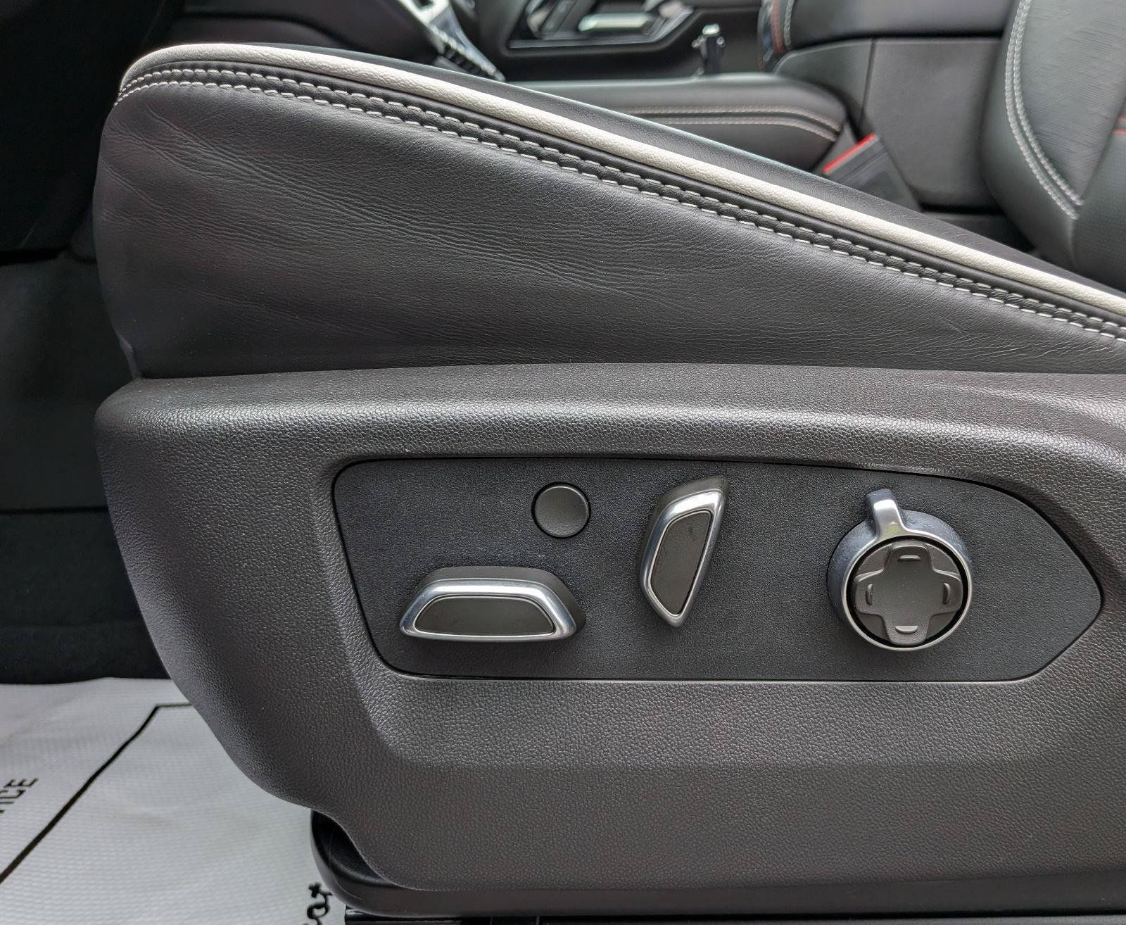 Certified 2026 GMC Yukon AT4 Ultimate AWD/4WD image 14