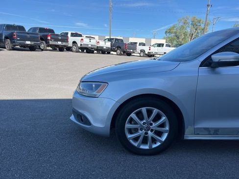 Used 2013 Volkswagen Jetta SE FWD image 11