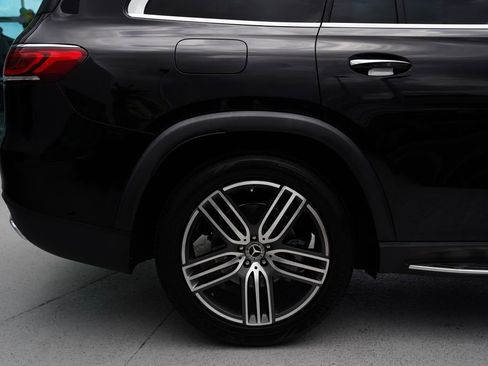 Used 2023 Mercedes-Benz GLS 450 4MATIC image 5