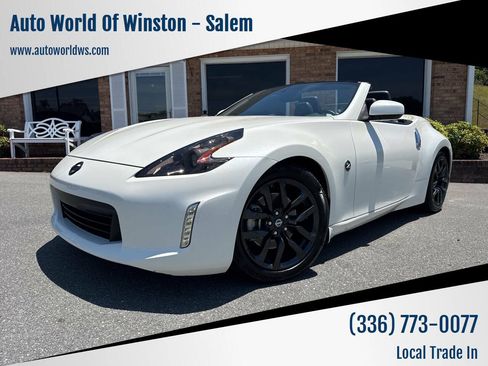 Used 2015 Nissan 370Z Touring RWD image 1