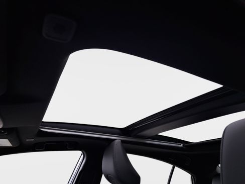 Used 2025 Toyota Camry XSE FWD image 28