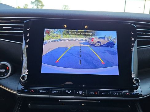 Used 2024 Jeep Wagoneer L Series III w/ Flexible Seating Group image 18