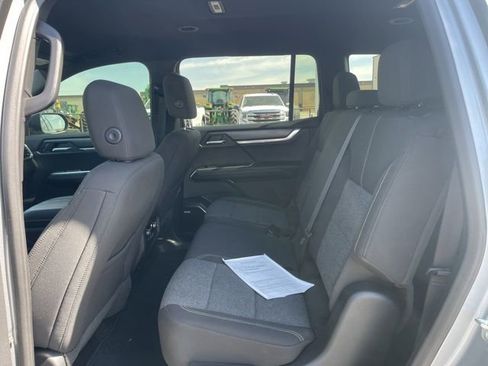 Used 2025 GMC Acadia Elevation image 19