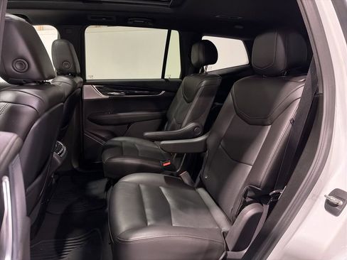 Used 2023 Cadillac XT6 Premium Luxury image 33