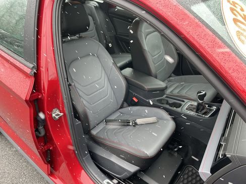 Used 2025 Volkswagen Jetta GLI Autobahn image 41