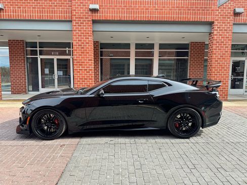 Used 2021 Chevrolet Camaro ZL1 image 4