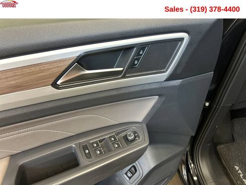 Used 2021 Volkswagen Atlas SEL AWD/4WD image 11