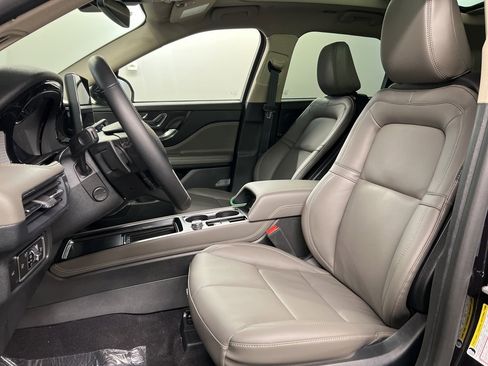 New 2026 Lincoln Corsair Premiere image 27