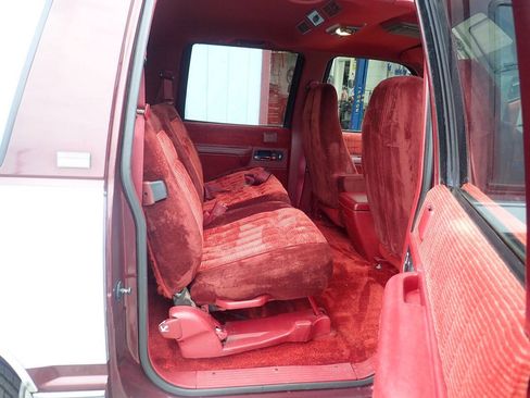 Used 1994 Chevrolet Suburban 2WD image 25