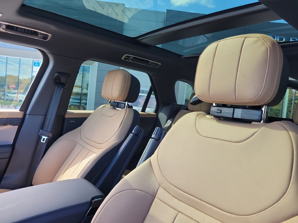 New 2027 Land Rover Range Rover Sport Dynamic SE AWD/4WD image 26