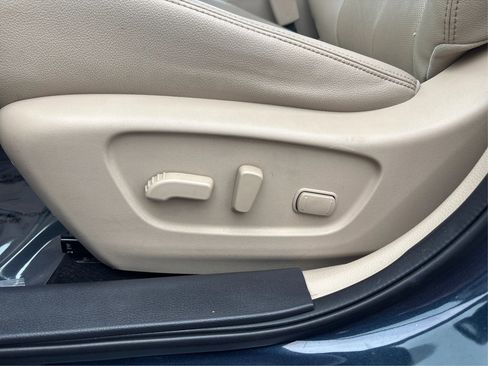 Used 2016 Nissan Rogue SL w/ SL Premium Package image 25