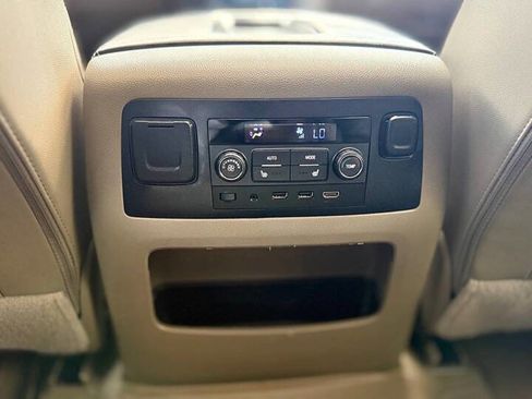 Used 2018 Chevrolet Tahoe LT RWD image 18