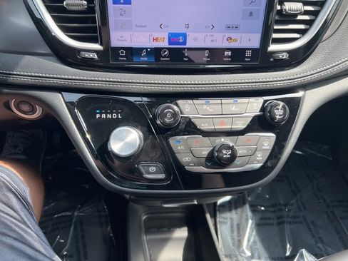 New 2026 Chrysler Pacifica Select image 25