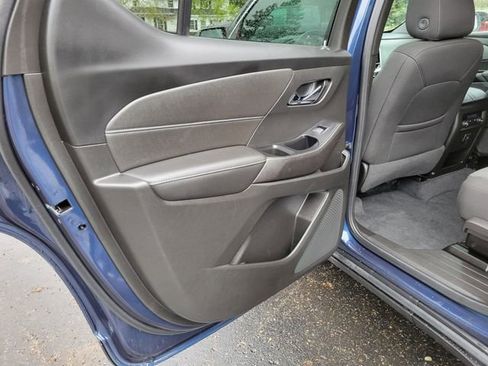 Used 2023 Chevrolet Traverse LT image 21
