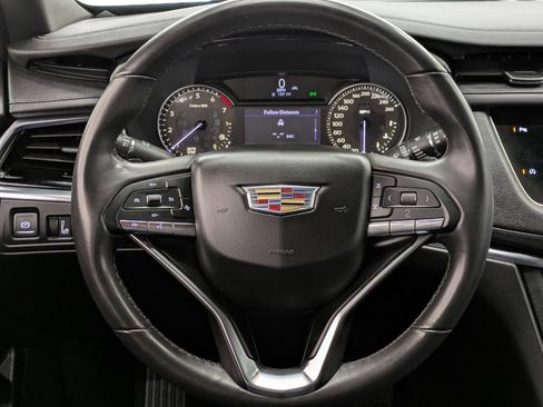 Used 2023 Cadillac XT6 Luxury image 28