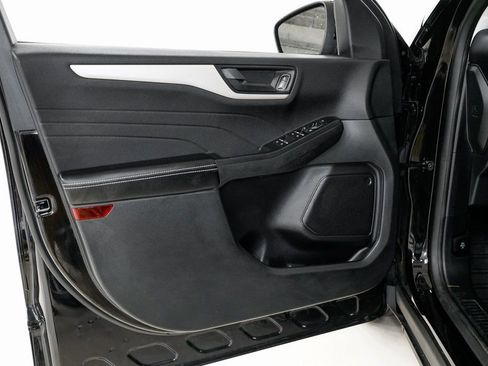 Used 2022 Ford Escape SE w/ SE Sport Appearance Package image 13