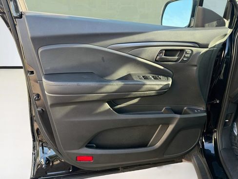 Certified 2024 Honda Passport EX-L image 19