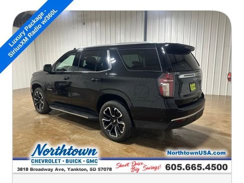Used 2022 Chevrolet Tahoe LT w/ Luxury Package AWD/4WD image 3