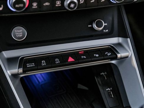 Used 2020 Audi Q3 2.0T Prestige w/ Prestige Package image 27