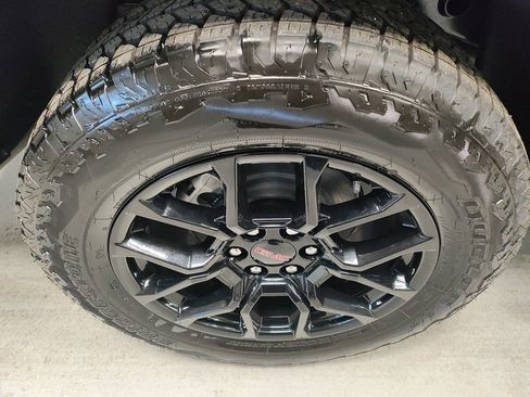 New 2026 GMC Canyon Elevation w/ Convenience Package image 3